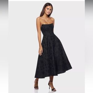 Chic Black Strapless Midi Dress